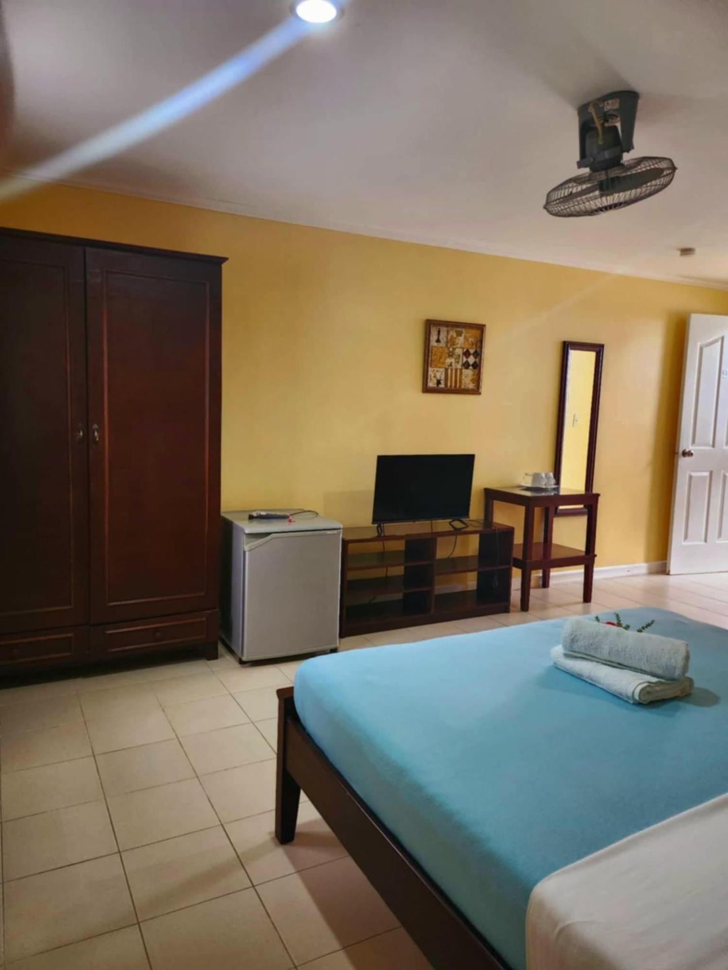 Villa Del Pueblo Inn بنغلاو المظهر الخارجي الصورة
